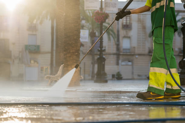 Best Restaurant Pressure Washing  in Suamico, WI